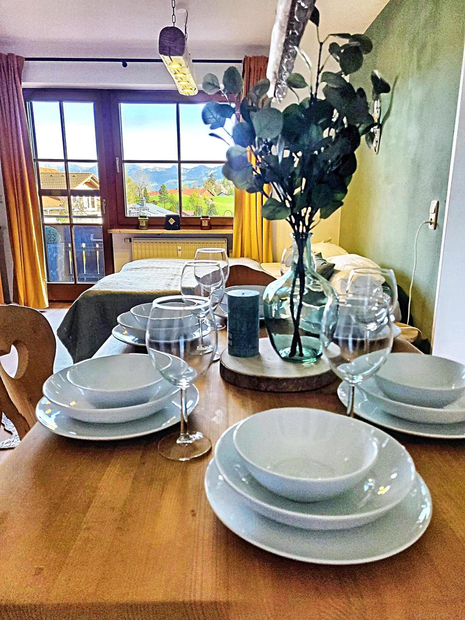 Lindners Hideaways - Bergnest Lodge - Bergblick Fewo 6 Pers Balkon Garten Hund Ski Unterkunft Luftkurort Oberreute Naehe Buchenegger Wasserfaelle Eistobel Bodensee المظهر الخارجي الصورة