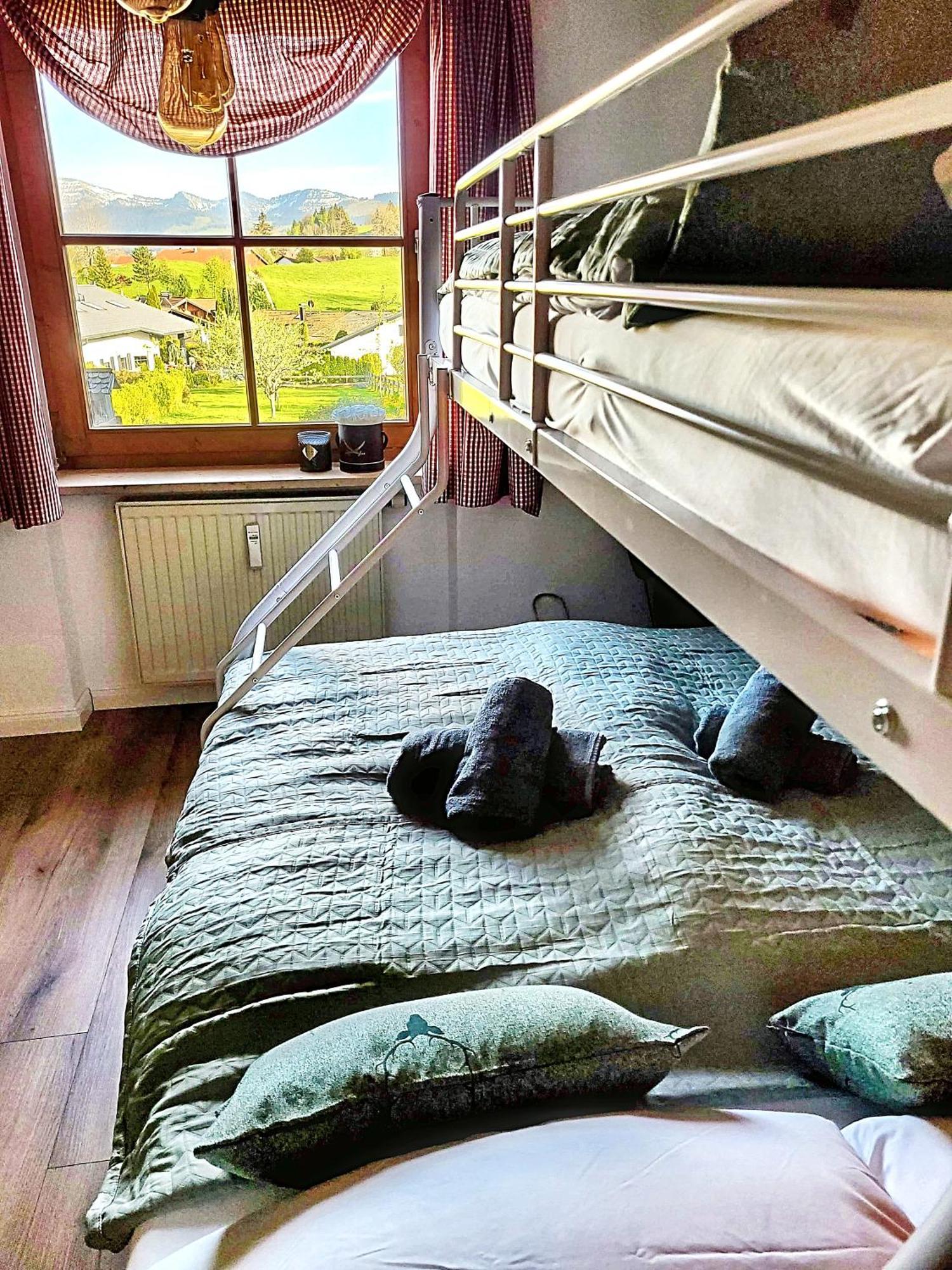 Lindners Hideaways - Bergnest Lodge - Bergblick Fewo 6 Pers Balkon Garten Hund Ski Unterkunft Luftkurort Oberreute Naehe Buchenegger Wasserfaelle Eistobel Bodensee المظهر الخارجي الصورة