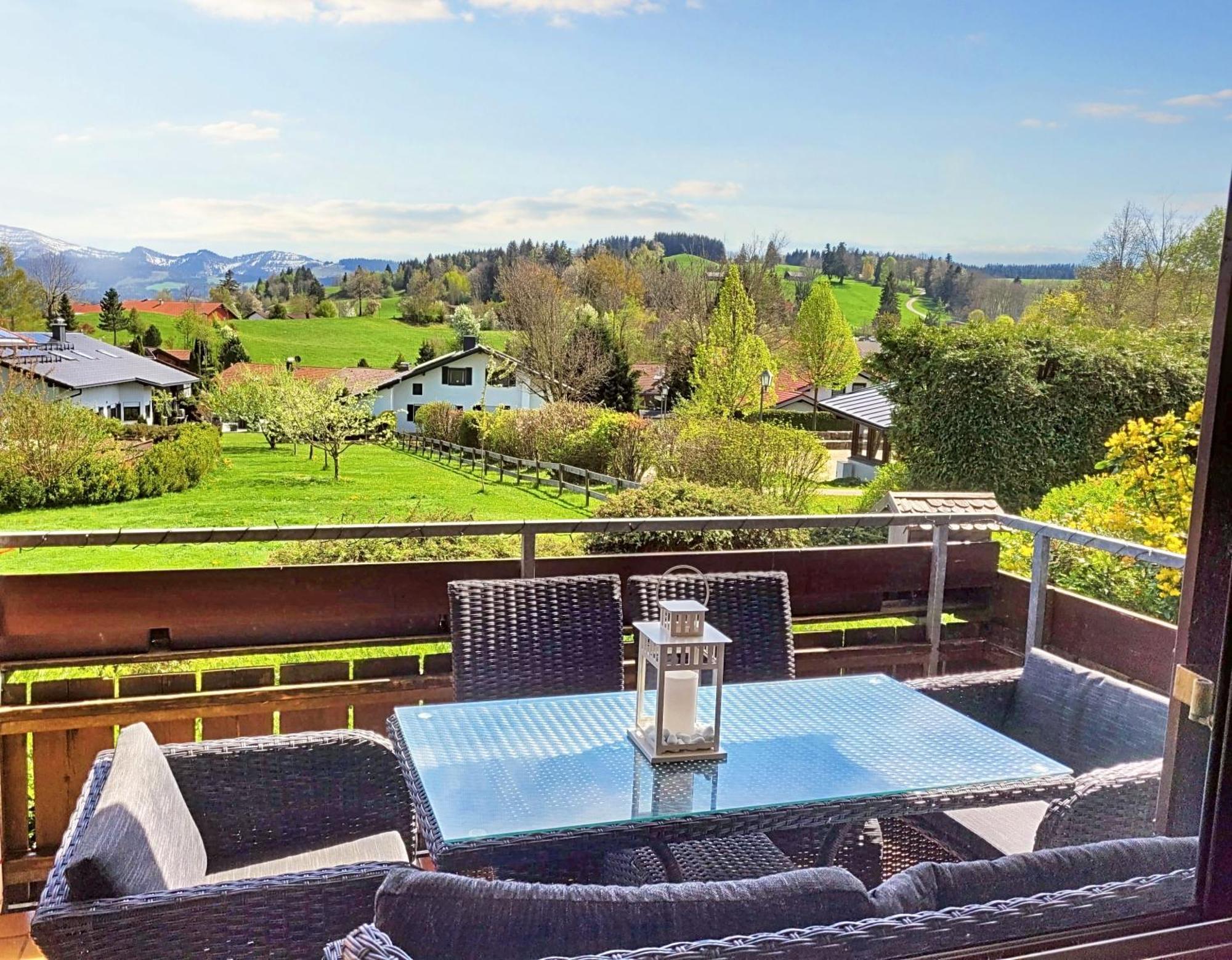 Lindners Hideaways - Bergnest Lodge - Bergblick Fewo 6 Pers Balkon Garten Hund Ski Unterkunft Luftkurort Oberreute Naehe Buchenegger Wasserfaelle Eistobel Bodensee المظهر الخارجي الصورة